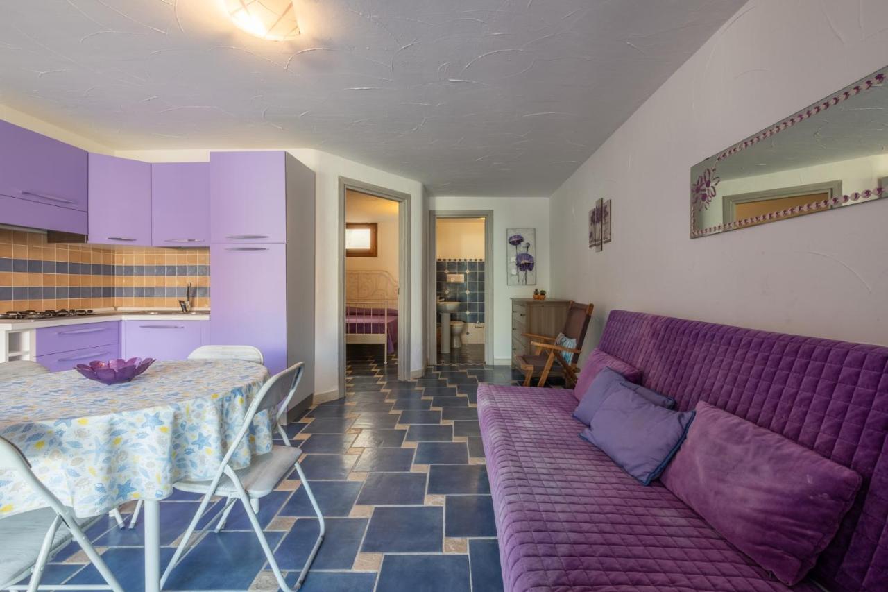 Vila Oleandri Rossi Tanaunella Exteriér fotografie