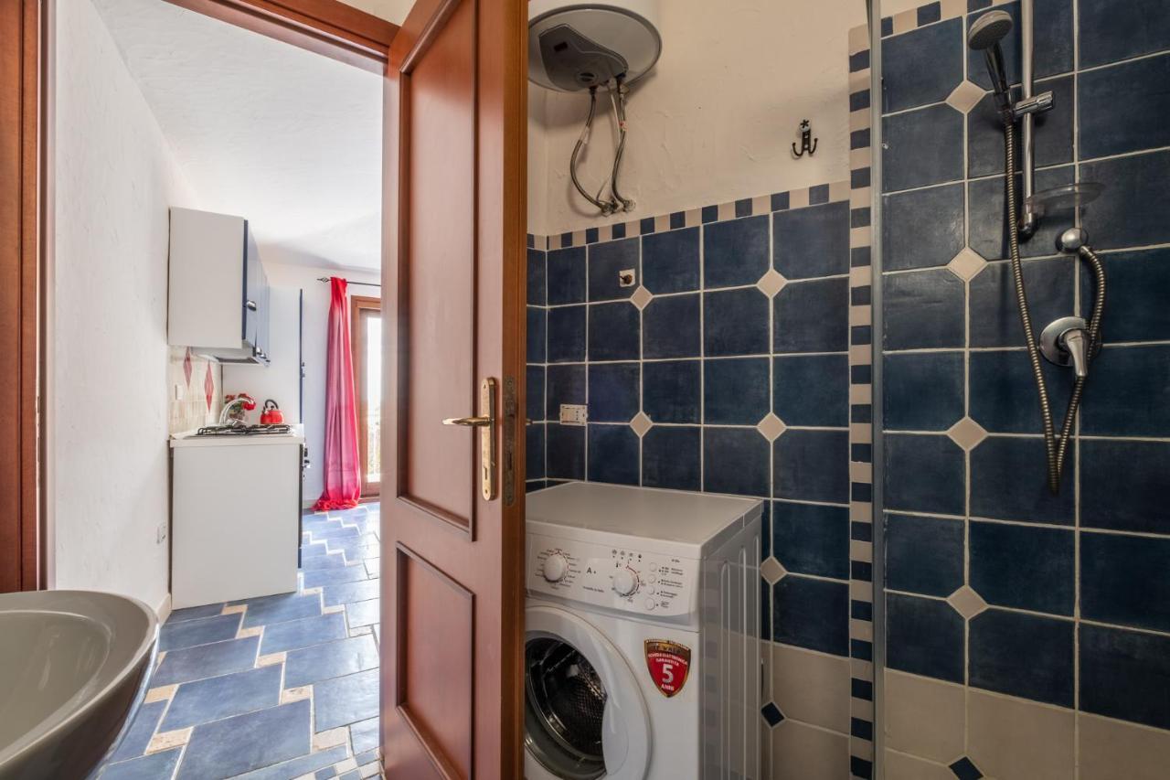 Vila Oleandri Rossi Tanaunella Exteriér fotografie