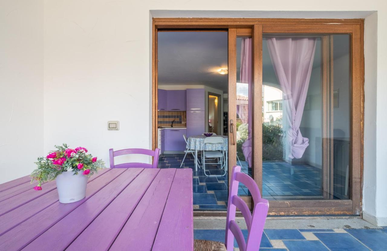 Vila Oleandri Rossi Tanaunella Exteriér fotografie