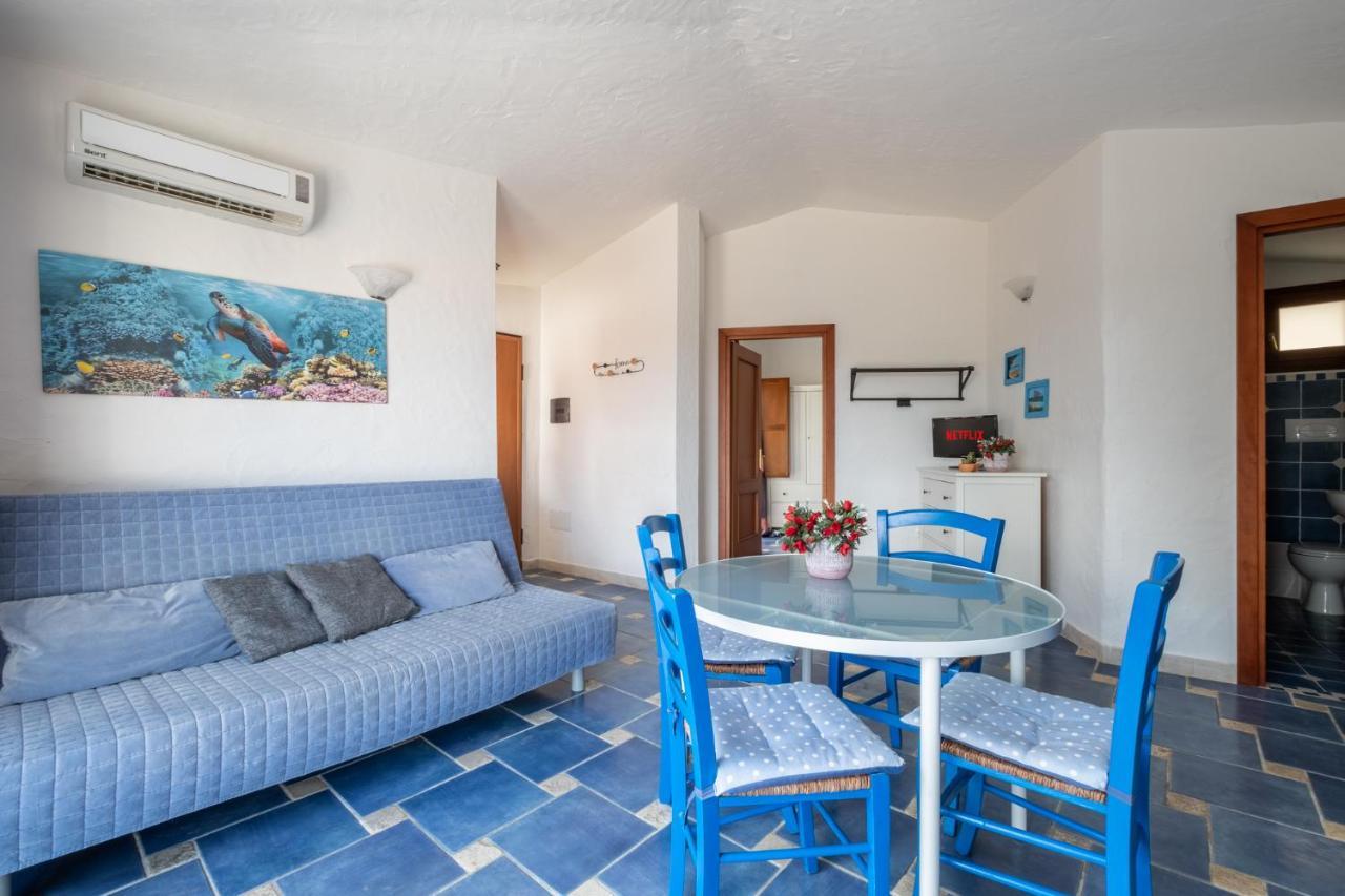 Vila Oleandri Rossi Tanaunella Exteriér fotografie